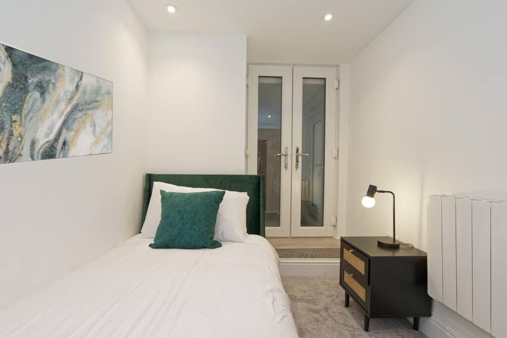 Stylish Beach Front Retreat 2 Bedrooms خليج هيرن المظهر الخارجي الصورة